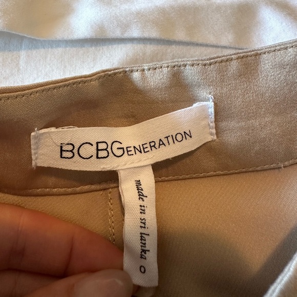 New BCBG generation size 0 gold midi skirt - Picture 2 of 3